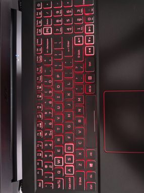 ACER NITRO 5 AN515-55 i5-10300H | 16GB | 512GB | GTX 1650Ti 4GB | 15.6″ FHD 144Hz | W11 HOME