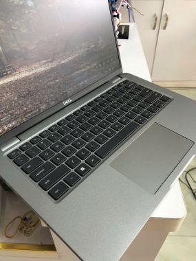 [Like New] Dell Latitude 5540 / Intel Core i5-1345U / Ram 16G / SSD 256G / Màn hình  15.6 FHD /  Màu bạc / Card đồ họa tích hợp Intel Iris Xe Graphics