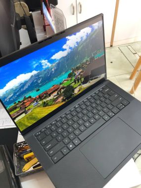 [Like New] DELL  Precision 5560 / Intel Xeon W-11955M /Ram 16G / SSD 512GB / Card rời RTXA2000 /  Màn hình  15,6