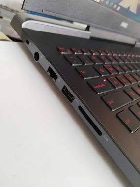 DELL INSPIRON 15 GAMING 7577 i7-7700HQ | 8GB | SSD 128GB | HDD 1TB | RTX 1050 Ti 4GB | 15.6
