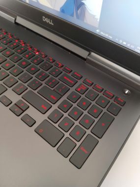 DELL INSPIRON 15 GAMING 7577 i7-7700HQ | 8GB | SSD 128GB | HDD 1TB | RTX 1050 Ti 4GB | 15.6