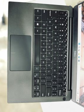 Dell XPS 7390 i7-10710U RAM 16G SSD 512G 13.3