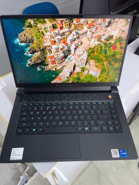 [like New]  Alienware M15 / Intel Core i7-12700H 14 nhân 20 luồng /Ram 16G / SSD 1T NVMe / màn 15.6’’ 2.5K 240Hz / Card RTX 3060 6G/ Trọng lượng ~ 2.6kg