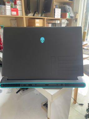 [like New]  Alienware M15 / Intel Core i7-12700H 14 nhân 20 luồng /Ram 16G / SSD 1T NVMe / màn 15.6’’ 2.5K 240Hz / Card RTX 3060 6G/ Trọng lượng ~ 2.6kg