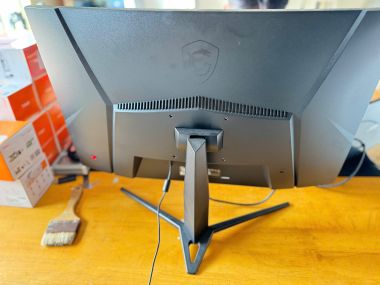 LCD MSI 27