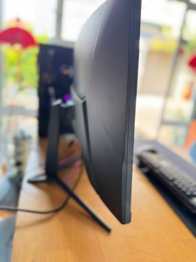 LCD MSI 27