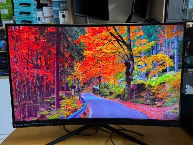LCD MSI 27