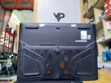 MSI CROSSHAIR 17 i7-14700HX | 32GB | 1TB | RTX 4060 8GB | 17.3