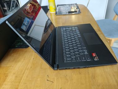 MSI 15 A5M RYZEN5-5500U | 8GB | 512G | 15.6